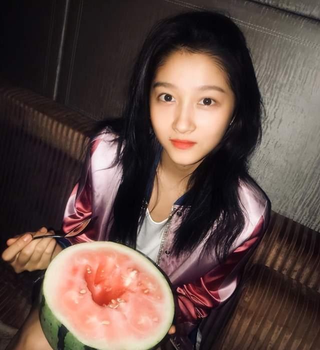 吃瓜光顾拍视频,记录生活点滴