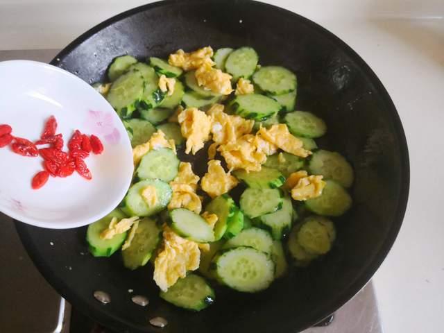 小岑吃瓜,揭秘娱乐圈那些不为人知的幕后故事