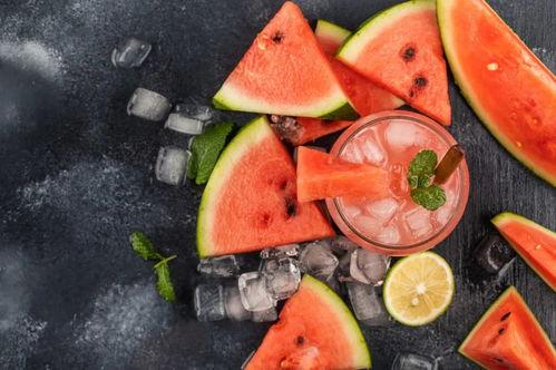 做饭分享吃瓜的说说,烹饪乐趣与吃瓜时光