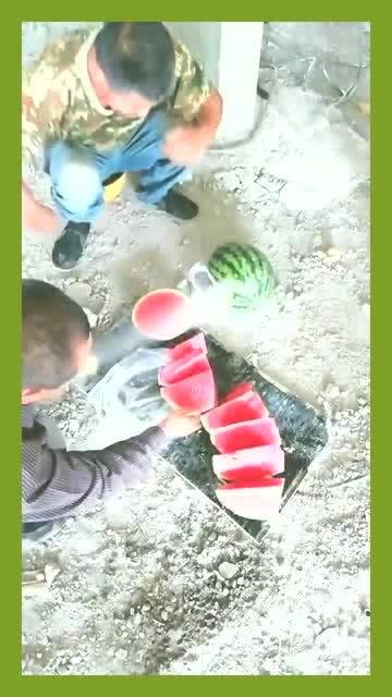 施工现场吃瓜
