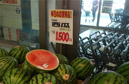 美国吃瓜和中国吃瓜,中美“吃瓜”文化大碰撞