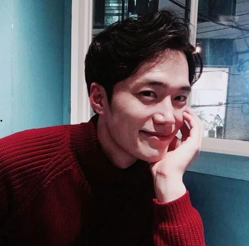 吃瓜明星头像男生霸气,揭秘吃瓜明星头像背后的霸气男生