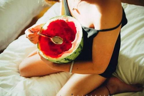 在年代文中吃瓜,那些年我们一起“吃瓜”的故事