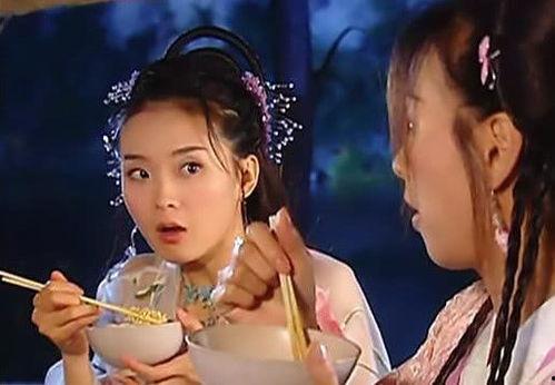 吃瓜小熊古装视频,小熊古装演绎古风美食盛宴