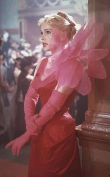 神仙打架观众吃瓜,观众吃瓜，一场精彩绝伦的视觉盛宴